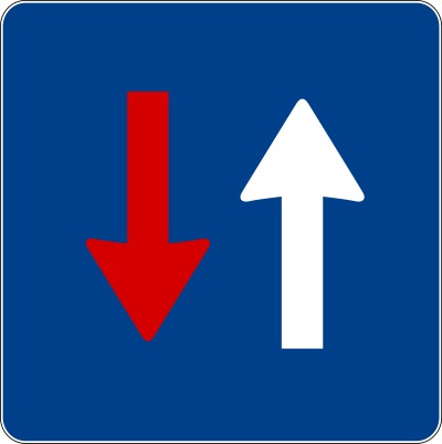 Дорожный знак стрелки вверх вниз
