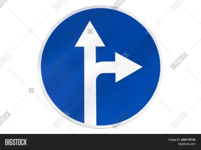 Знак прямо висит сверху