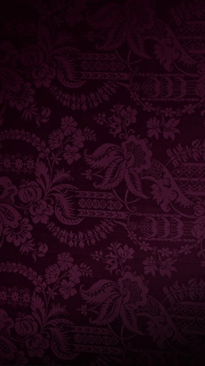 Темно бордовый