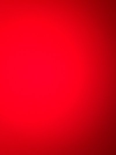 Ярко красный