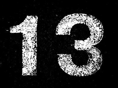 Цифра 13 на черном фоне