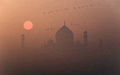 Тадж Махал в тумане