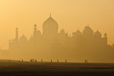 Восточный фон Тажмахал