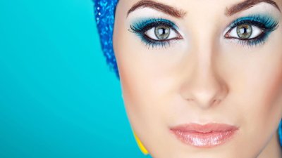 Макияж под голубое платье