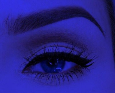 Красивые голубые глаза