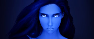 Девушка с голубой кожей