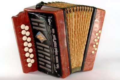 Тальянка гармонь