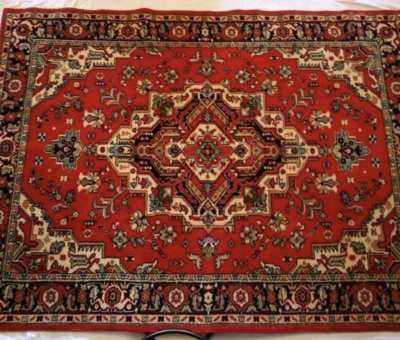 Старый ковер на стене