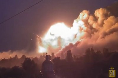 Взрыв ракеты в небе