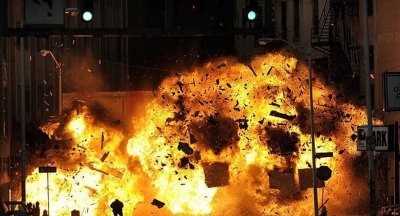 ЭПИЧНЫЙ взрыв на заднем фоне