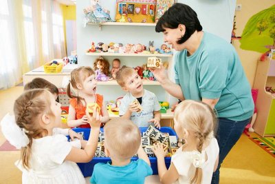 Дети в детском саду