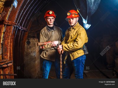 Шахтёры Крепильщики