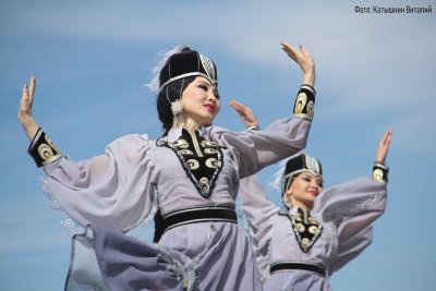 Калмыкский ансамбль тюльпан