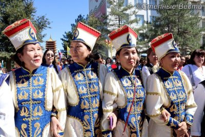 Калмыцкий национальный костюм