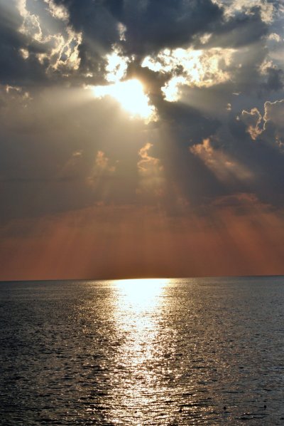 Закат над морем