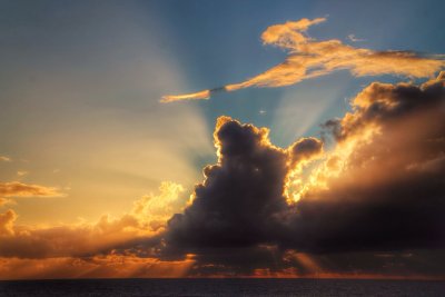 Солнце за облаками