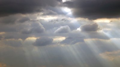 Лучи сквозь облака
