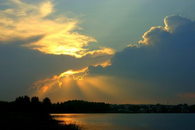 Тучи и солнце