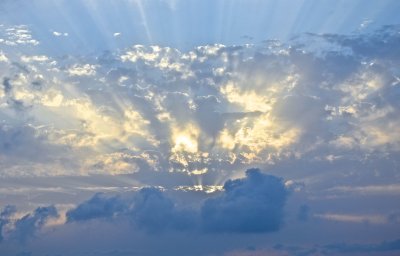Солнце в облаках