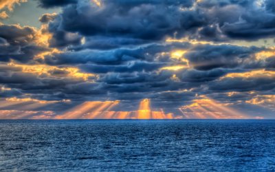 Закат над морем