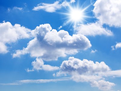 Голубое небо с облаками