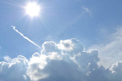 Солнце в облаках