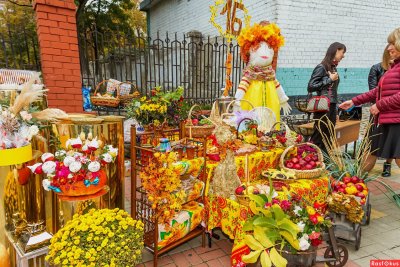 Осенняя ярмарка в школе