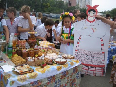 Украшения для ярмарки школьной