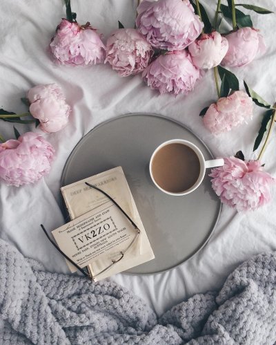 Пионы в пастельных тонах