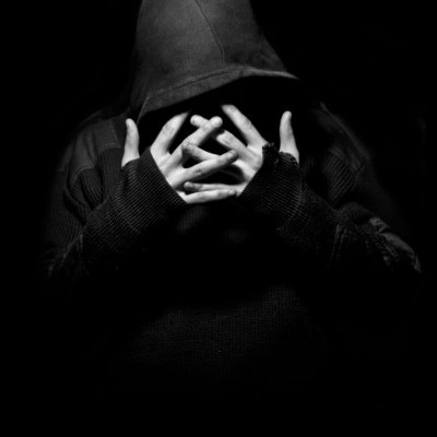 Человек в капюшоне