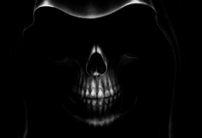 Череп на черном фоне