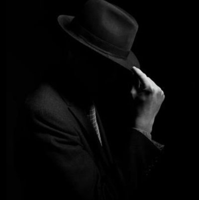 Мужчина в шляпе без лица