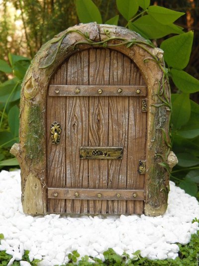 Дверь в сказочный домик