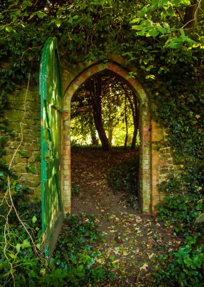 Плющ ворота поместье