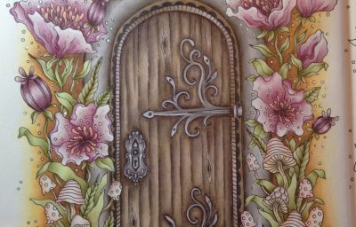 Сказочная деревянная дверь