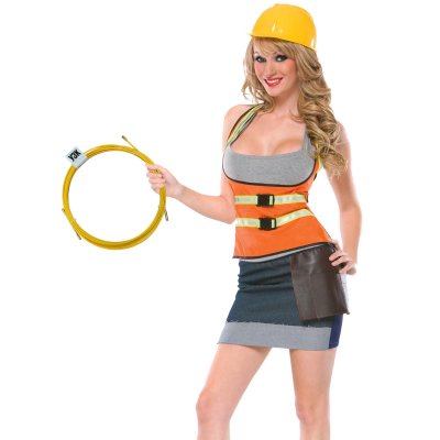 Девушка в форме строителя