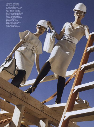 Девушка на стройке