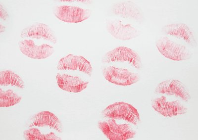 Поцелуй помада