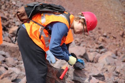 Современный геолог