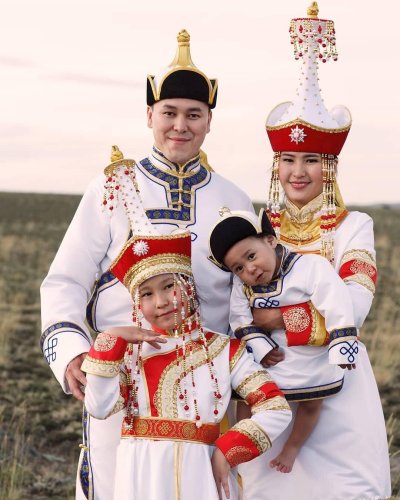 Тувинцы Национальная одежда тувинцев