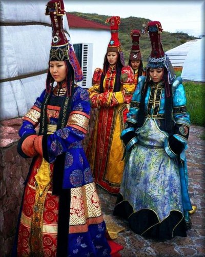 Национальный тувинский костюм Тува