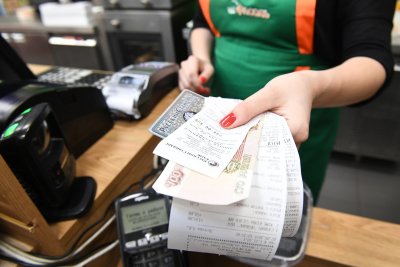 Покупатель с чеком