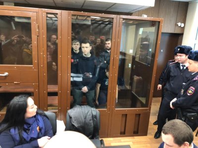 Кадры из зала судебного заседания