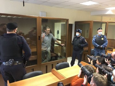 Алексей Навальный в зале суда