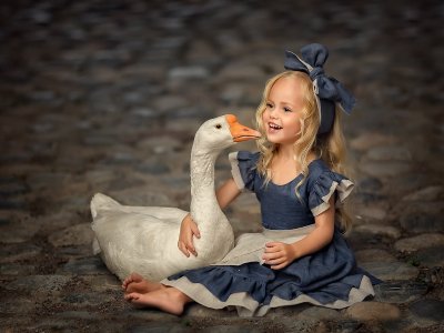 Девочка и Гусь