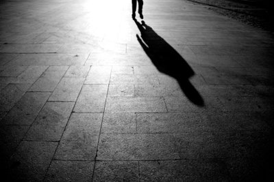 Тень от человека