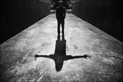 Человек и его тень