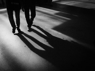 Парень в тени