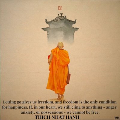 Буддийские монахи идут