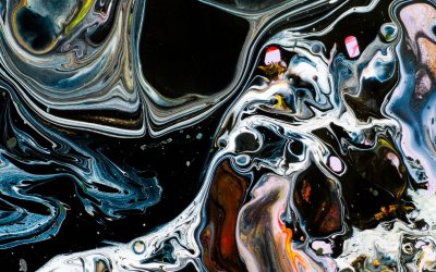 Разводы краски в воде